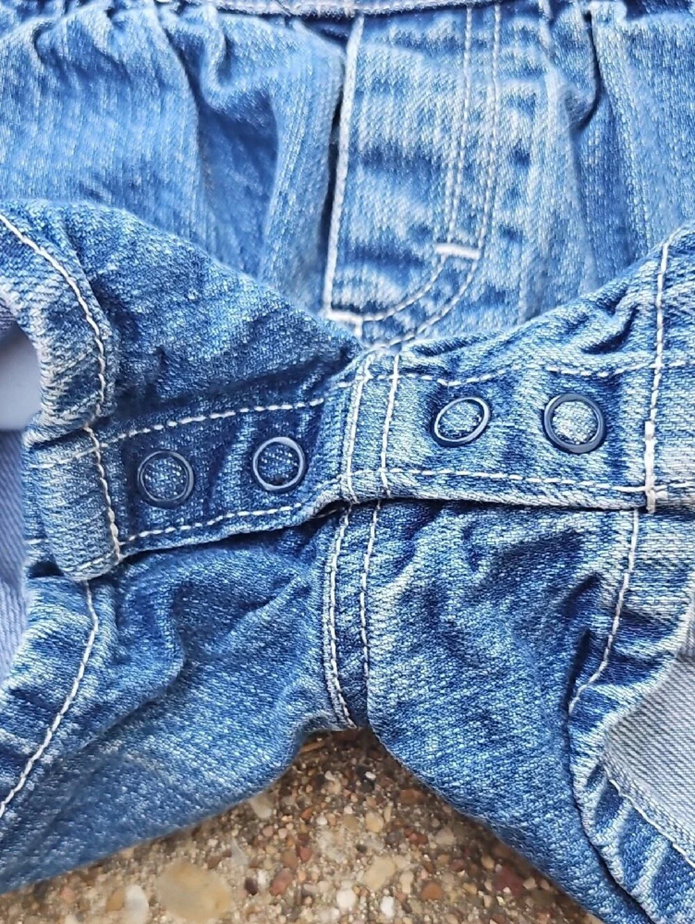 OshKosh B'gosh Classic Blue Denim Short Overalls Vintage 6-9 Months Pleated